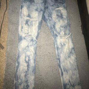 Men's Distressed Light Wash Skinny Jeans